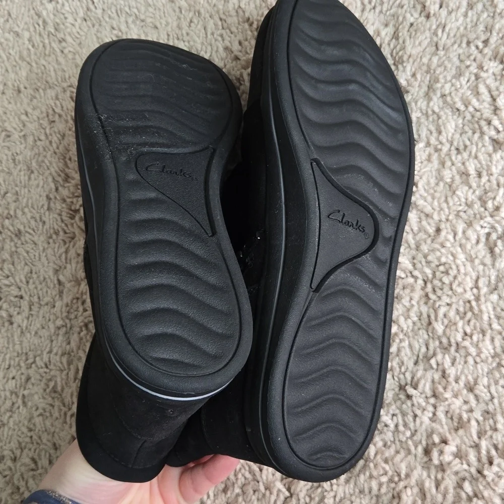 Clarks Womens Black Booties‎